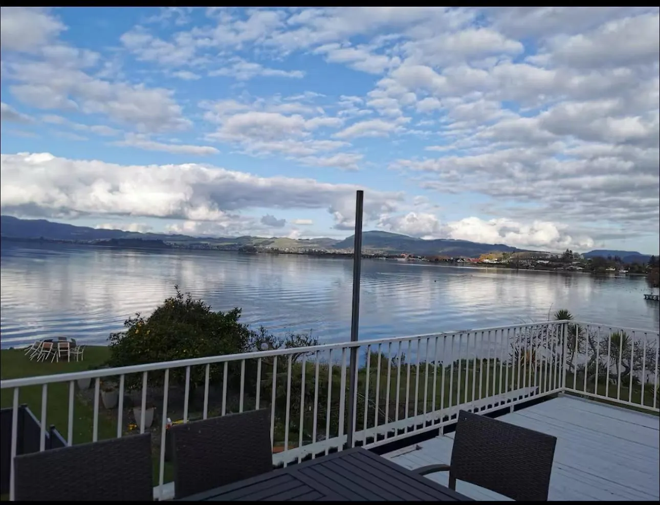 Absolutely Lake Front House-Private Lake Access Distretto di Distretto di Rotorua 0*,  Nuova Zelanda