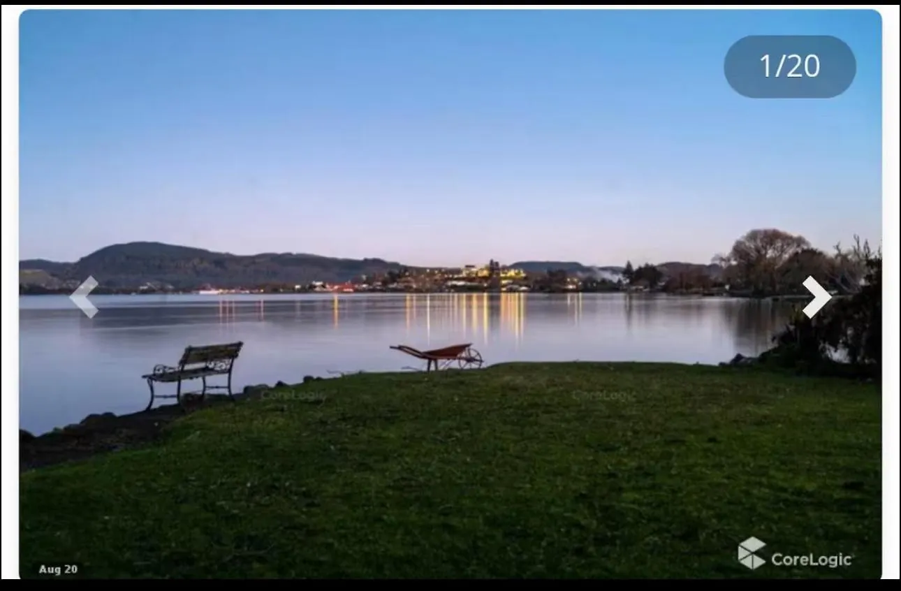 Absolutely Lake Front House-Private Lake Access Rotorua New Zealand